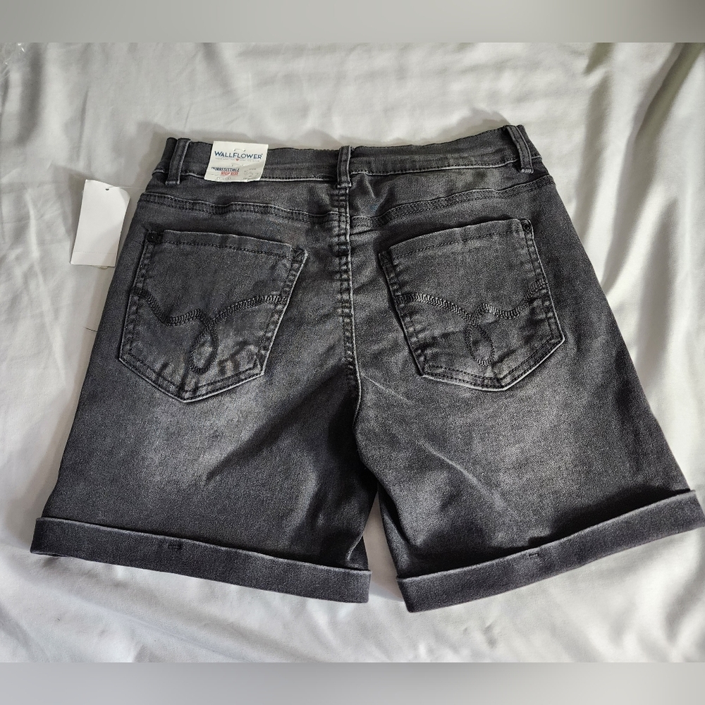 Wallflower irresistible high rise midi shorts cuffed jean sz 5 17 nwt - Picture 2 of 4